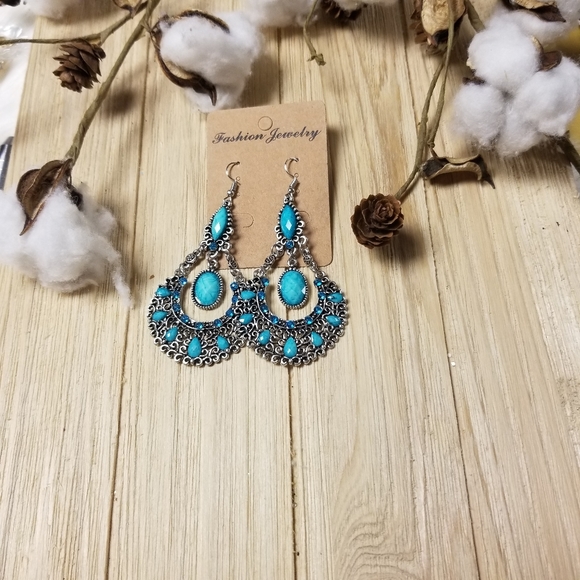 Gorgeous Beaded and Stone Bohemian TURQUOISE  Dangle earrings - Picture 13 of 13
